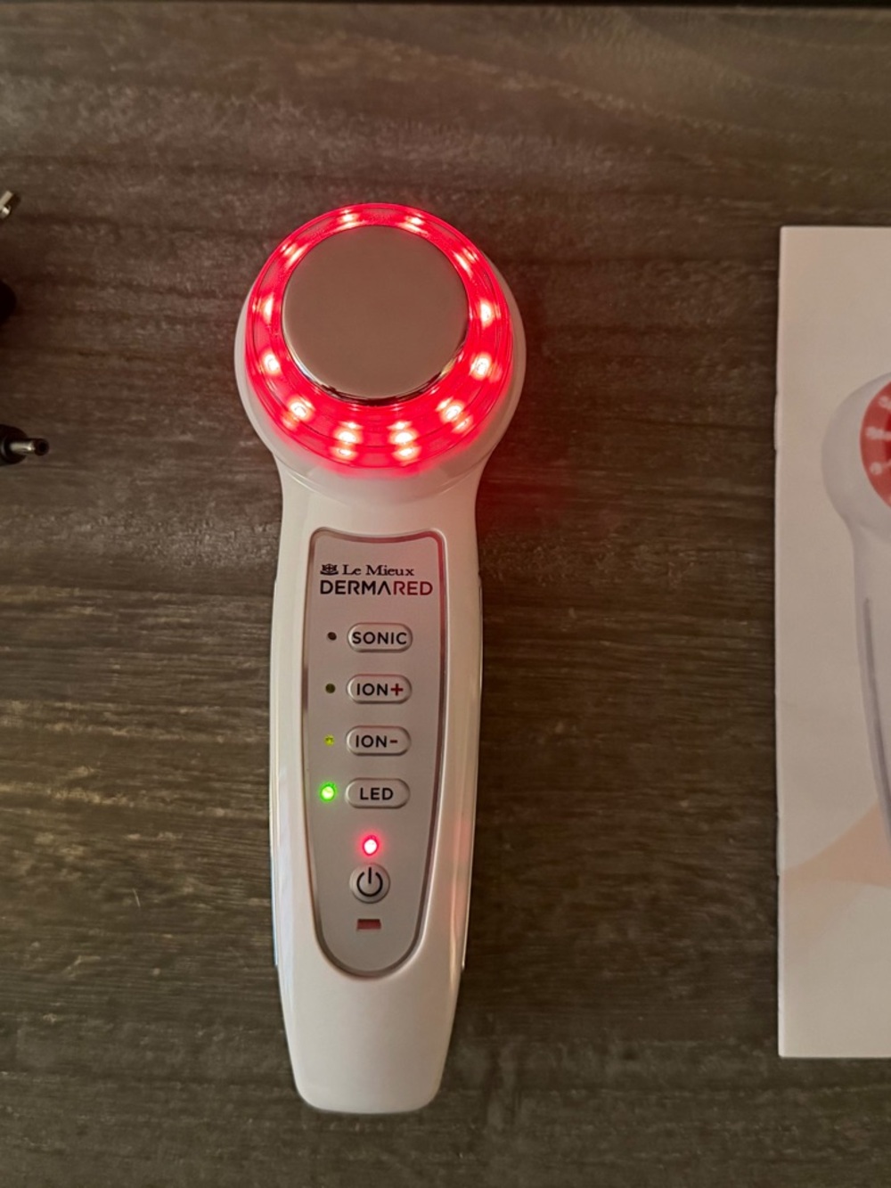 Le Mieux DERMARED LED Sonic Facial Massager - White with Red Light